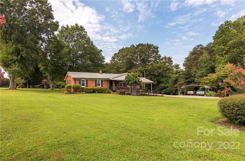 325 Cornelius Rd, Mooresville, NC 28117