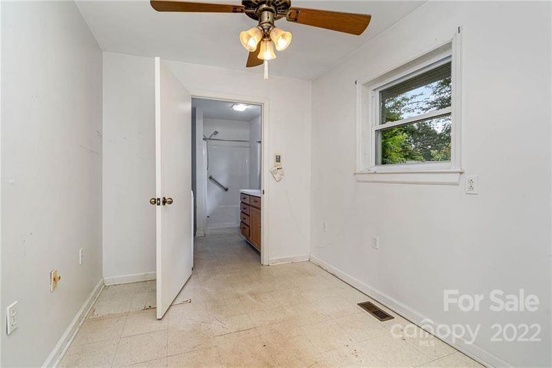 108 Middleton Ave, Matthews, NC 28104