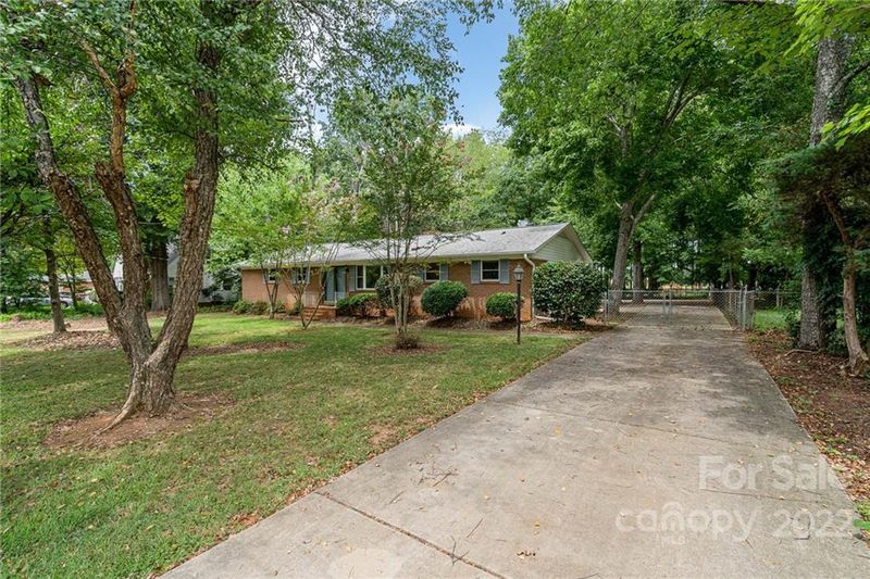 108 Middleton Ave, Matthews, NC 28104