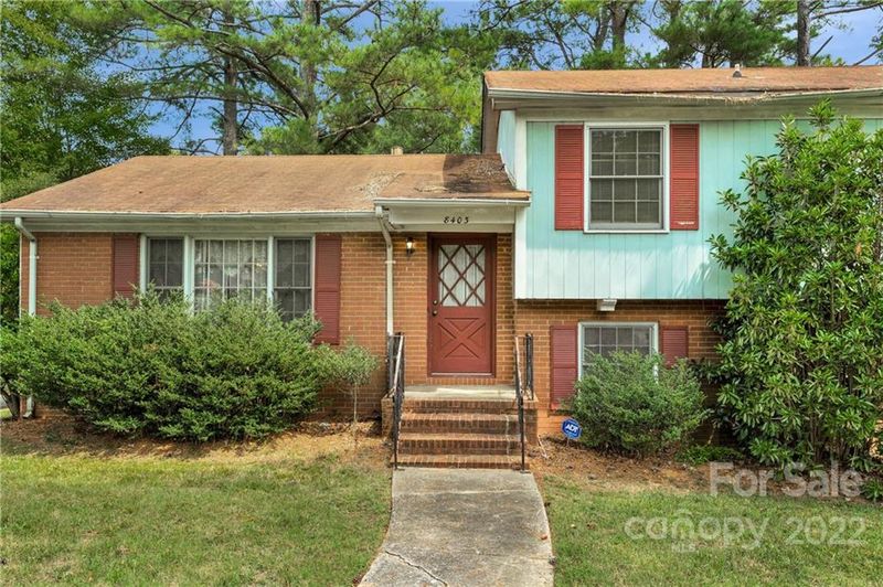 8403 Blockade Ct, Charlotte, NC 28226