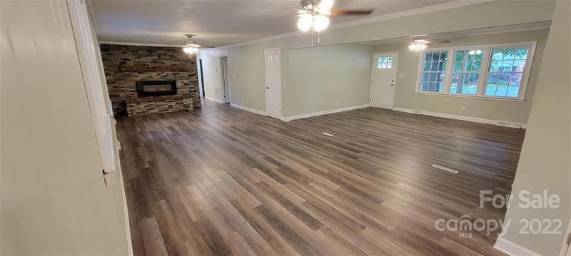 203 Dale Dr, Cherryville, NC 28021