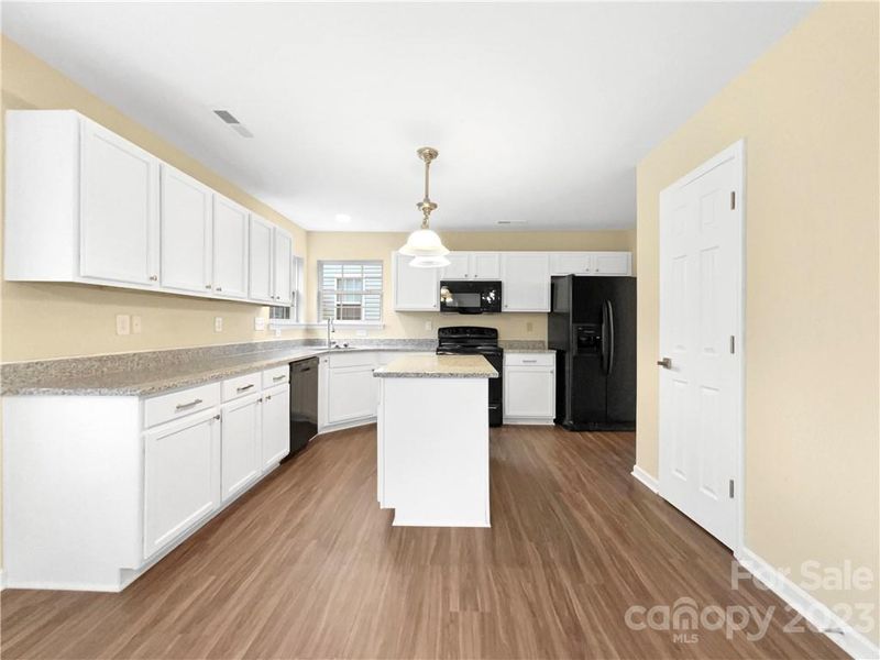 4215 Springhaven Dr, Charlotte, NC 28269
