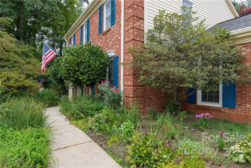8913 Tree Haven Dr, Charlotte, NC 28270