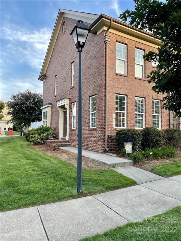 15849 Sharon Dale Dr, Davidson, NC 28036