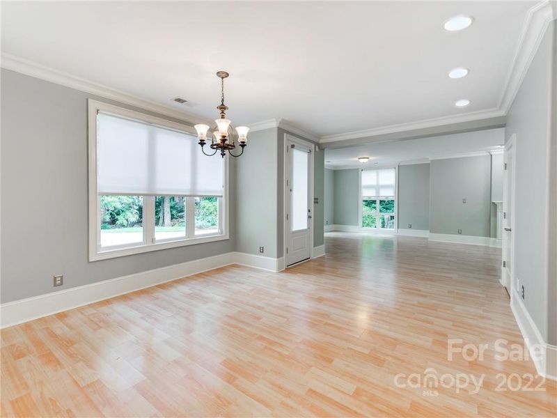 320 Sardis Grove Ln, Matthews, NC 28105