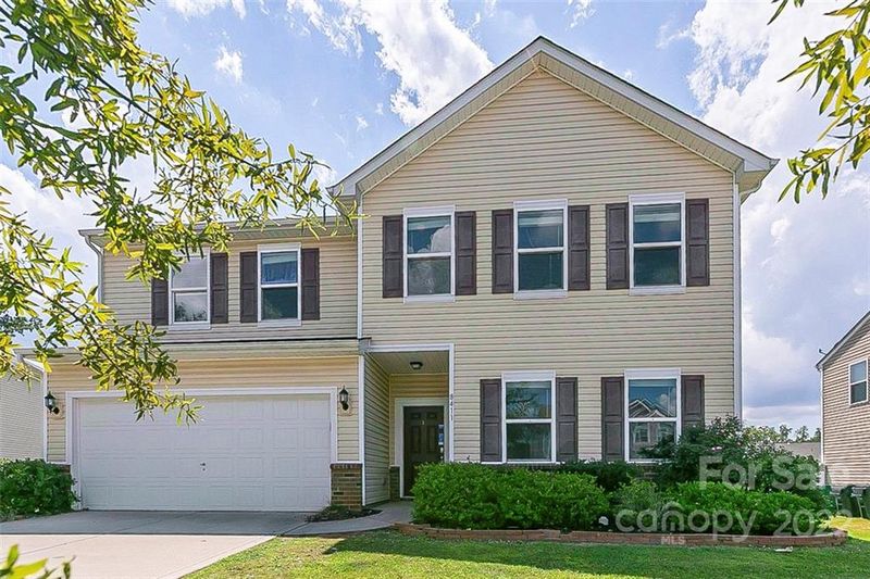 8411 Empress Ct, Charlotte, NC 28227
