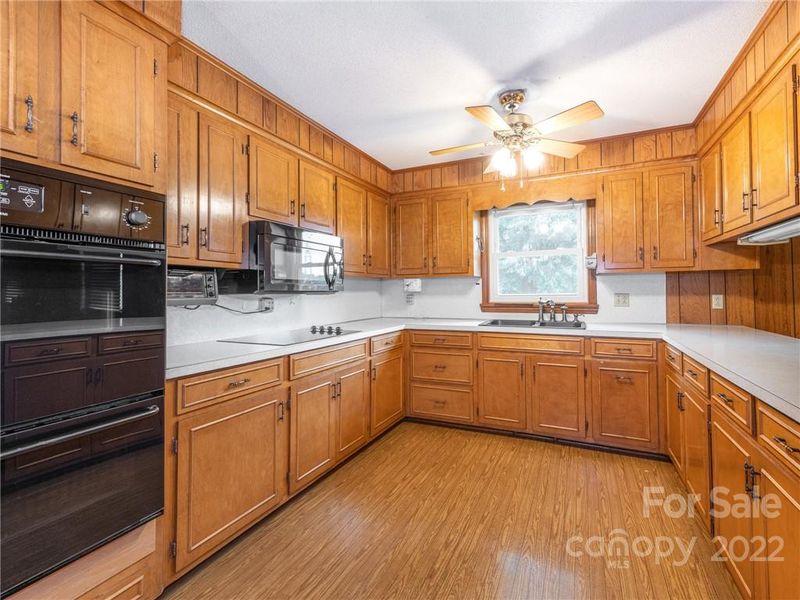 726 Cessna Rd, Concord, NC 28027