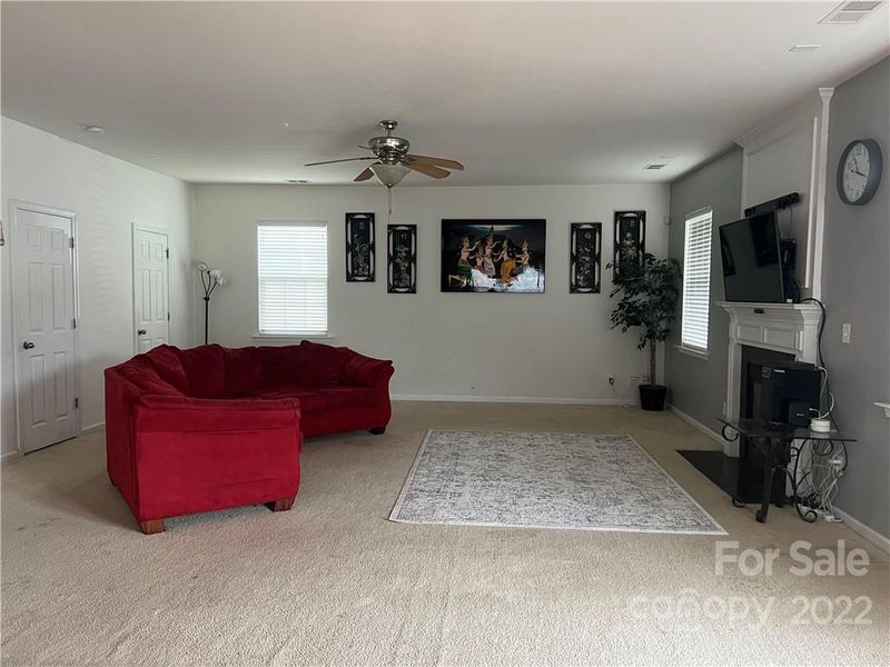 4515 Dalbeth St, Charlotte, NC 28213