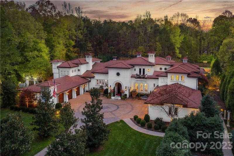 8371 Providence Rd, Charlotte, NC 28277