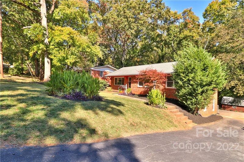 6425 Rosecrest Dr, Charlotte, NC 28210