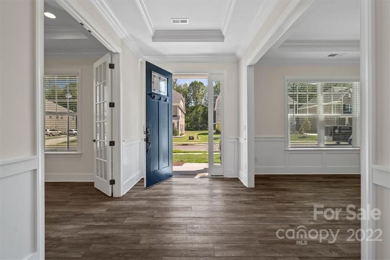 808 Brown Creek Dr, Matthews, NC 28104