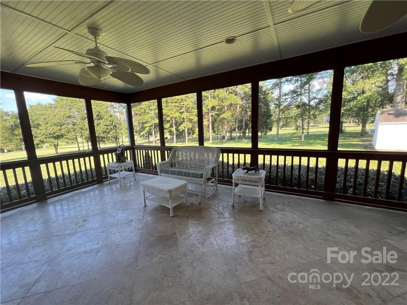 438 Pine Island Dr, Charlotte, NC 28214
