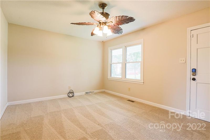 213 Fairfield Ct, Lincolnton, NC 28092