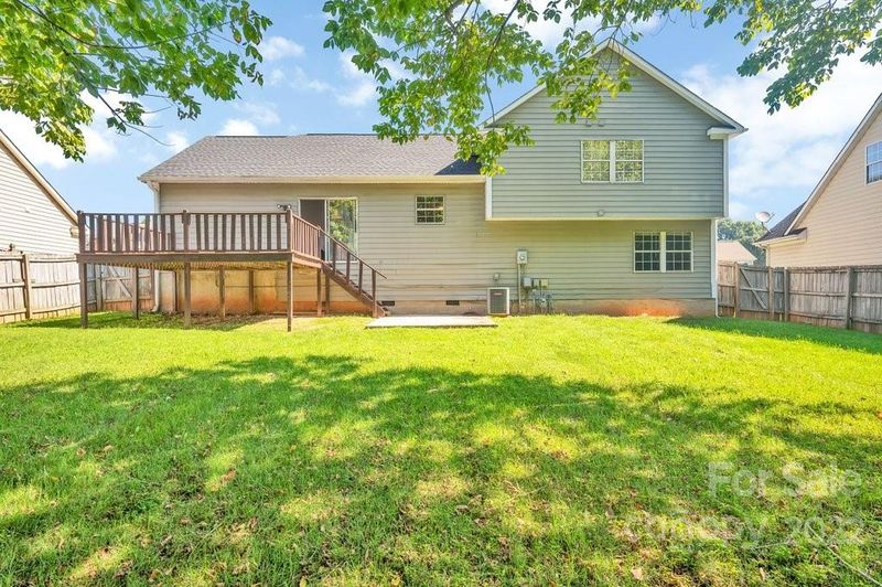 1023 Yorkdale Dr, Charlotte, NC 28217