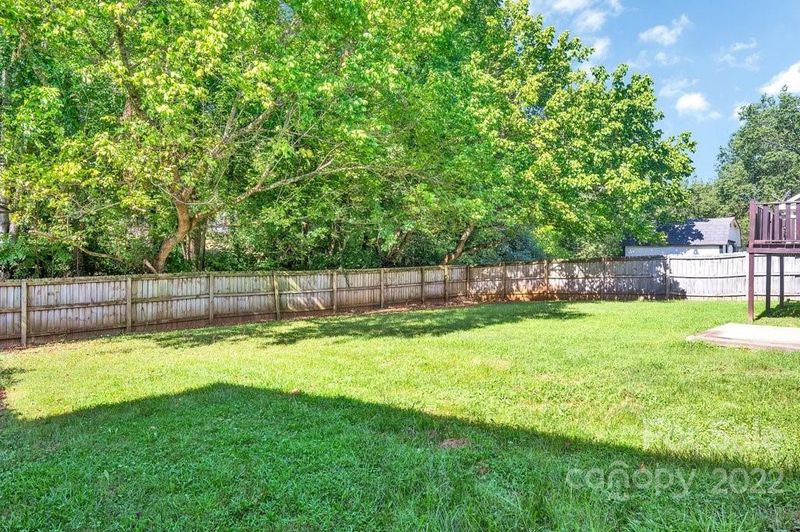 1023 Yorkdale Dr, Charlotte, NC 28217