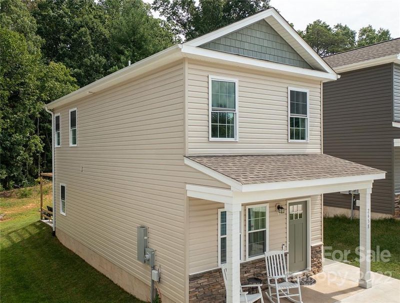2658 14th St NE, Hickory, NC 28601