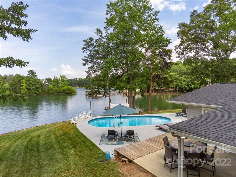 2598 Las Brisas Ln, Denver, NC 28037