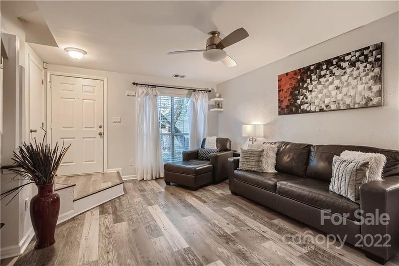 6340 Windsor Gate Ln, Charlotte, NC 28215