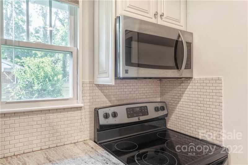 1733 Masonic Dr, Charlotte, NC 28205