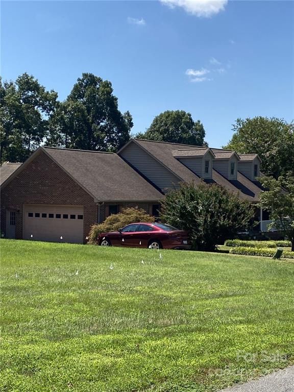 2660 Prince Dr, Lincolnton, NC 28092