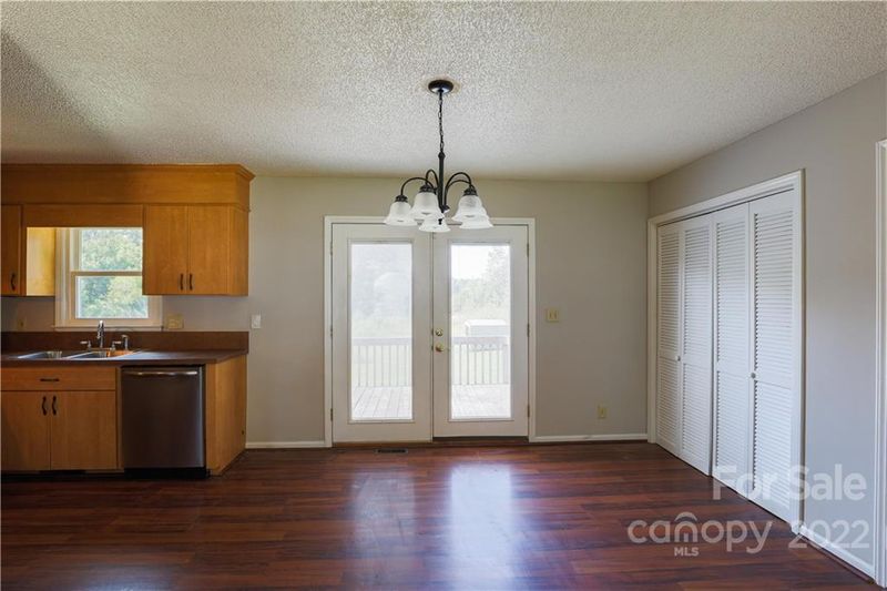 616 Mountain St, Cherryville, NC 28021