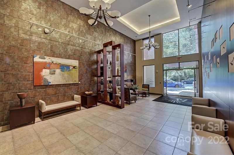 701 Royal Ct #902, Charlotte, NC 28202