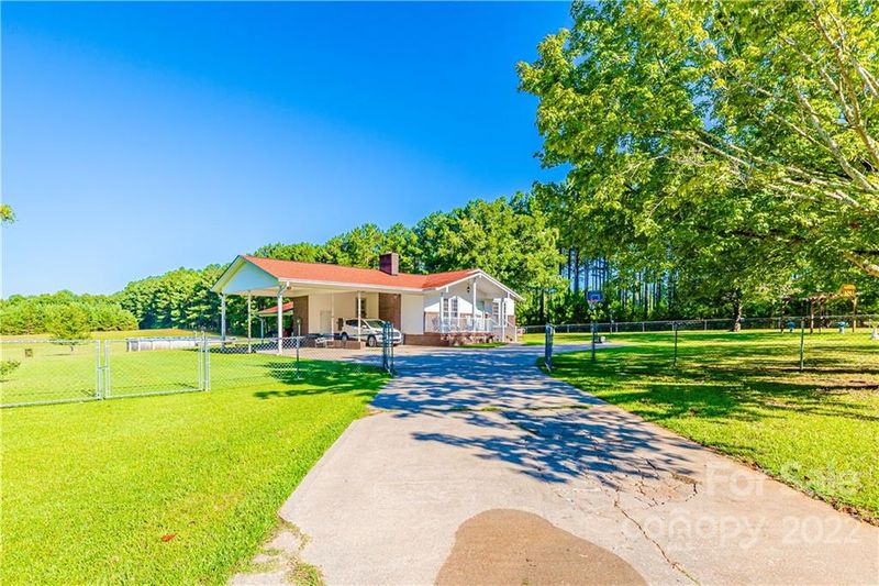 8264 Lockhart Rd, Sharon, SC 29742