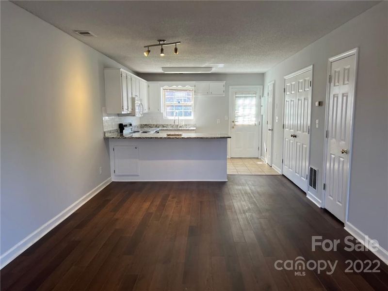 102 Brandywine Dr NE #O4, Conover, NC 28613