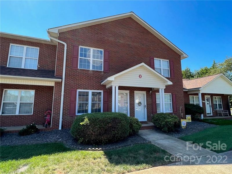 102 Brandywine Dr NE #O4, Conover, NC 28613