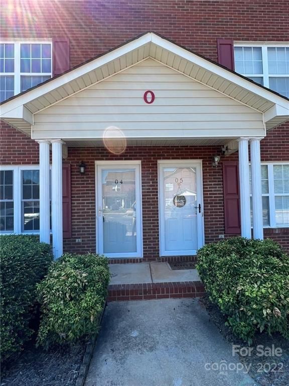 102 Brandywine Dr NE #O4, Conover, NC 28613