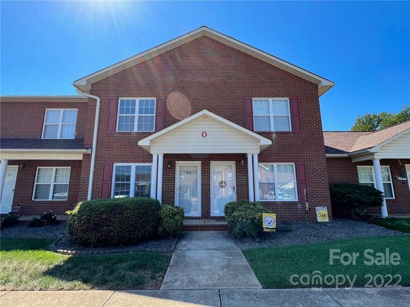 102 Brandywine Dr NE #O4, Conover, NC 28613