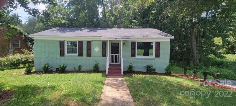 9407 Eleanor Dr, Charlotte, NC 28214