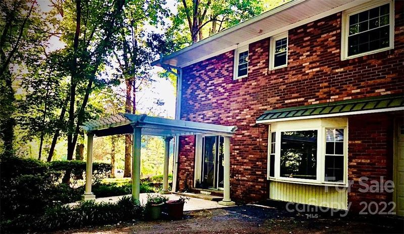 1024 Timber Lake Dr, Charlotte, NC 28227