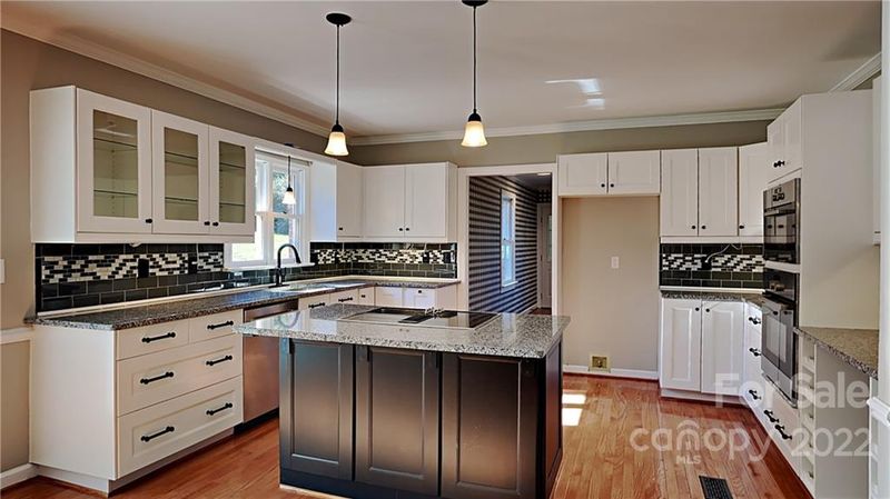 4317 3rd Street Pl, Hickory, NC 28601