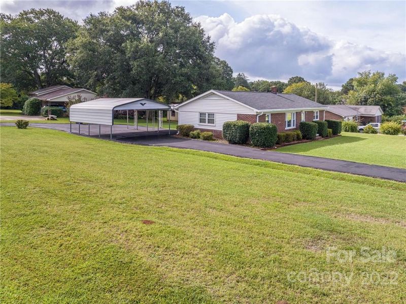 104 Ridge Dr, Mount Holly, NC 28120
