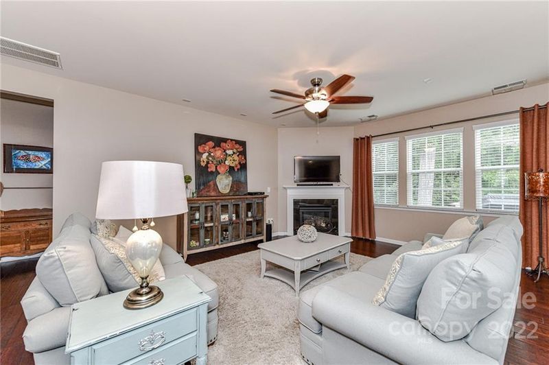 637 Pleasant Pine Ct, Matthews, NC 28105