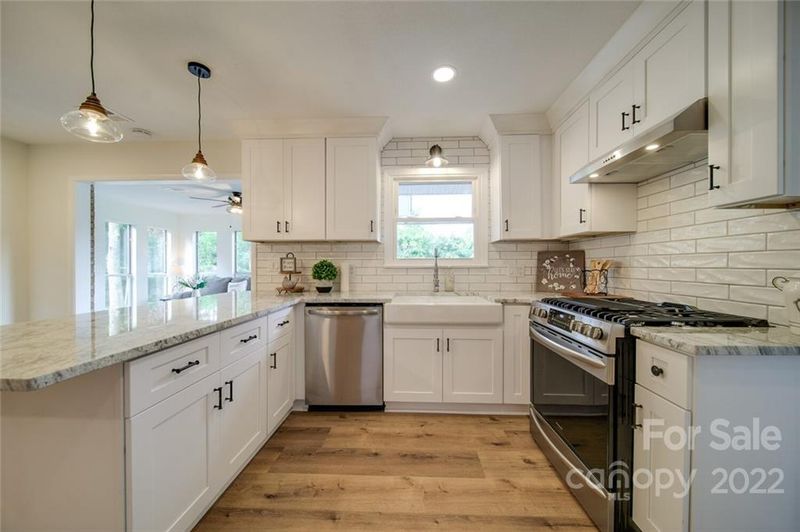 715 Cooper Dr, Charlotte, NC 28210