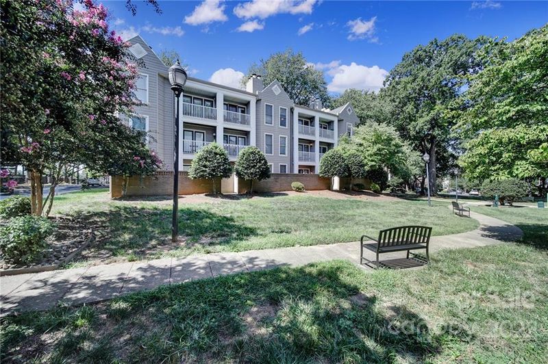 300 S Cedar St #10, Charlotte, NC 28202
