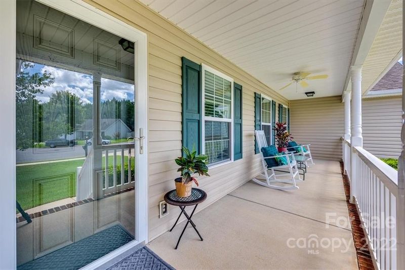 547 Pennyfields Ln, Clover, SC 29710