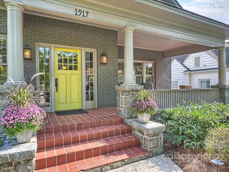 1917 Beverly Dr, Charlotte, NC 28207