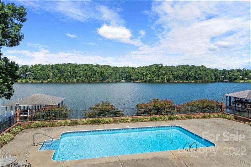 5658 37th St NE, Hickory, NC 28601