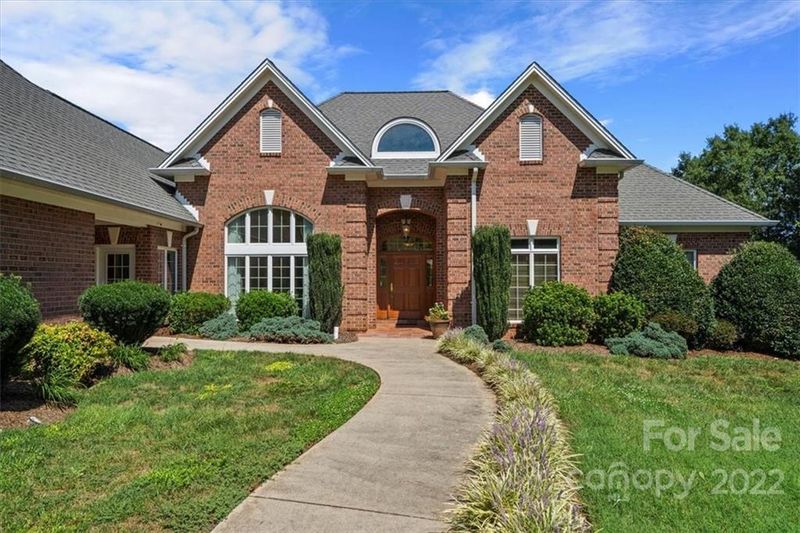 5658 37th St NE, Hickory, NC 28601