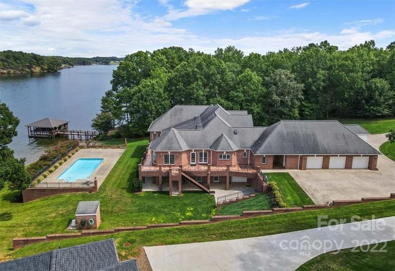 5658 37th St NE, Hickory, NC 28601