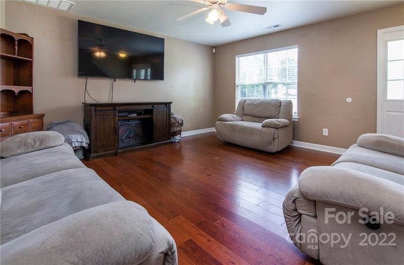 4132 Broadstairs Dr, Concord, NC 28025