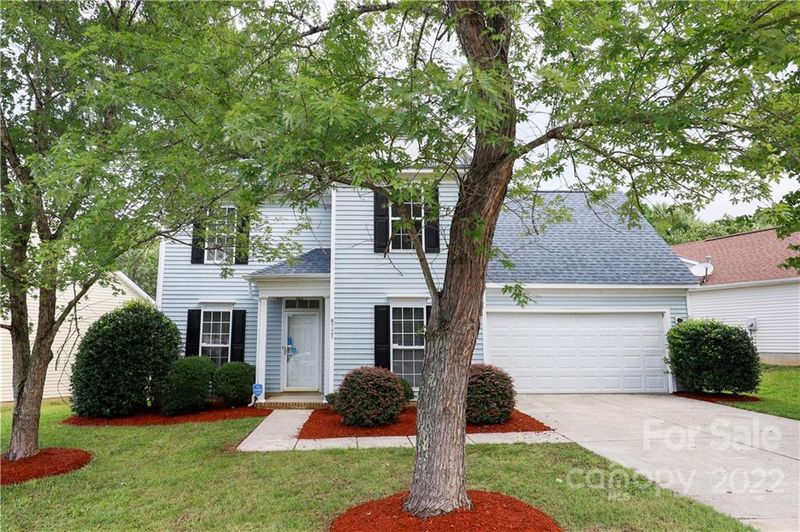 8721 Treyburn Dr, Charlotte, NC 28216