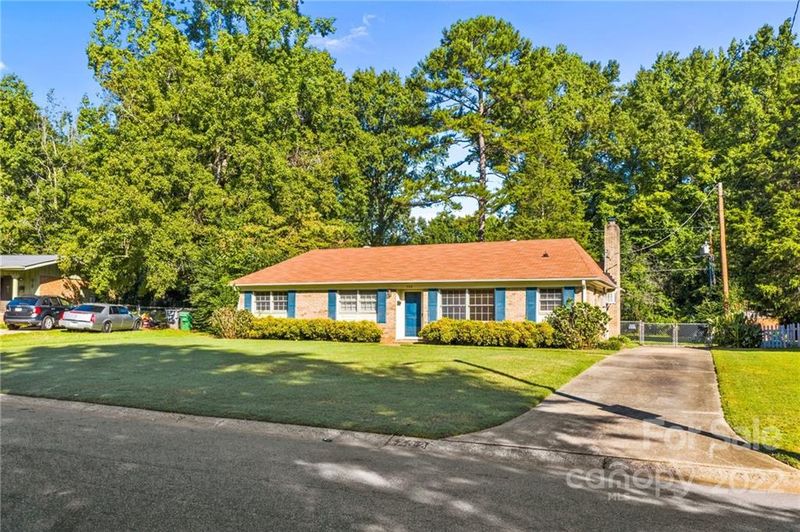 732 Vickery Dr, Charlotte, NC 28215