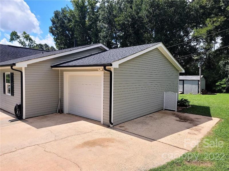2238 Springwater Dr, Gastonia, NC 28056