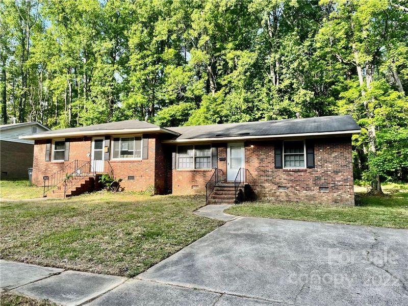 4606 Highlake Dr, Charlotte, NC 28215