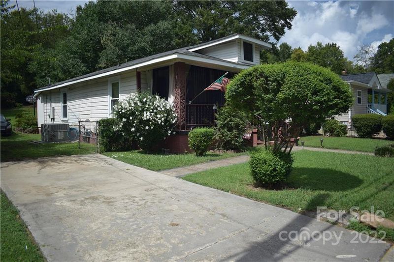 324 Broad Dr, Concord, NC 28025