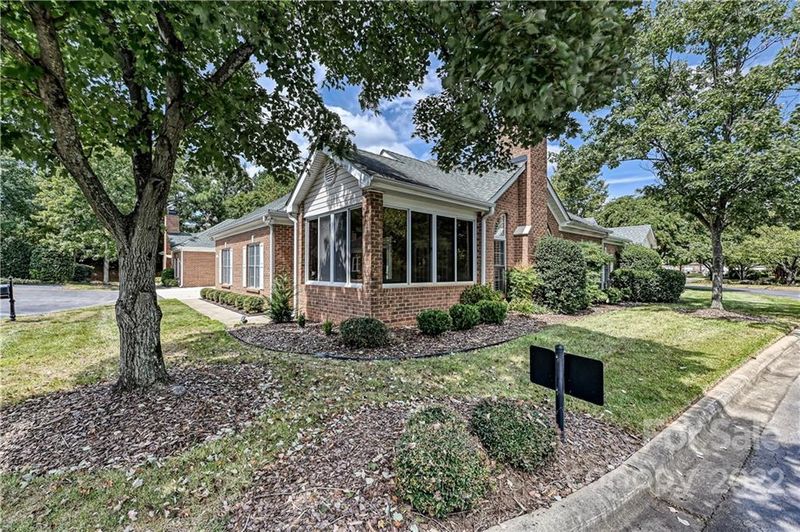 8461 Olde Troon Dr, Charlotte, NC 28277